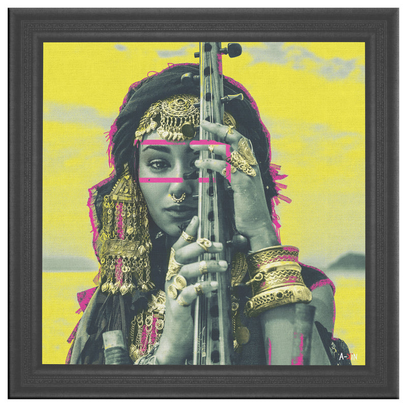 Beauty Desert Printed Illusion Frame Black