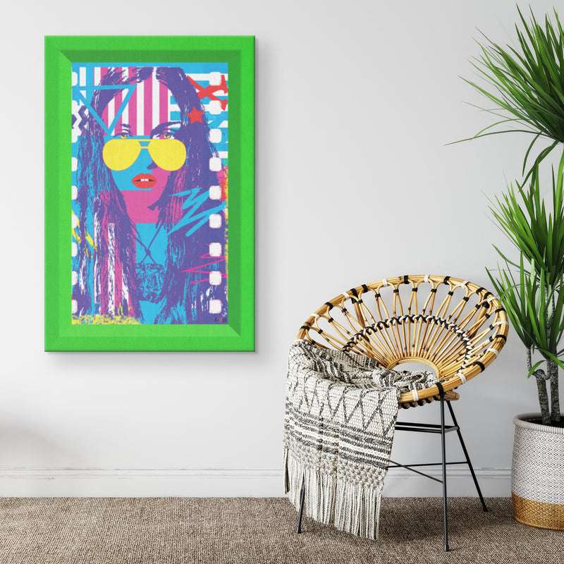 Woman In Love Pop Printed Illusion Frame Green