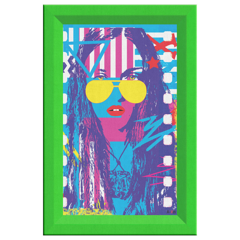 Woman In Love Pop Printed Illusion Frame Green